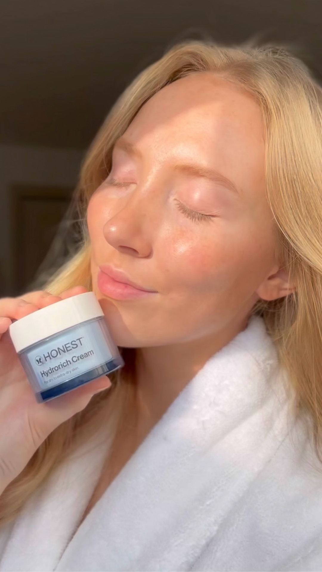 HONEST HYDRORICH MOISTURIZER !! if you have dry to extra dry skin… this is FOR YOU!! Clean ingredients, happy skin :)

#LTKmomlife #LTKselfcare #LTKBeauty