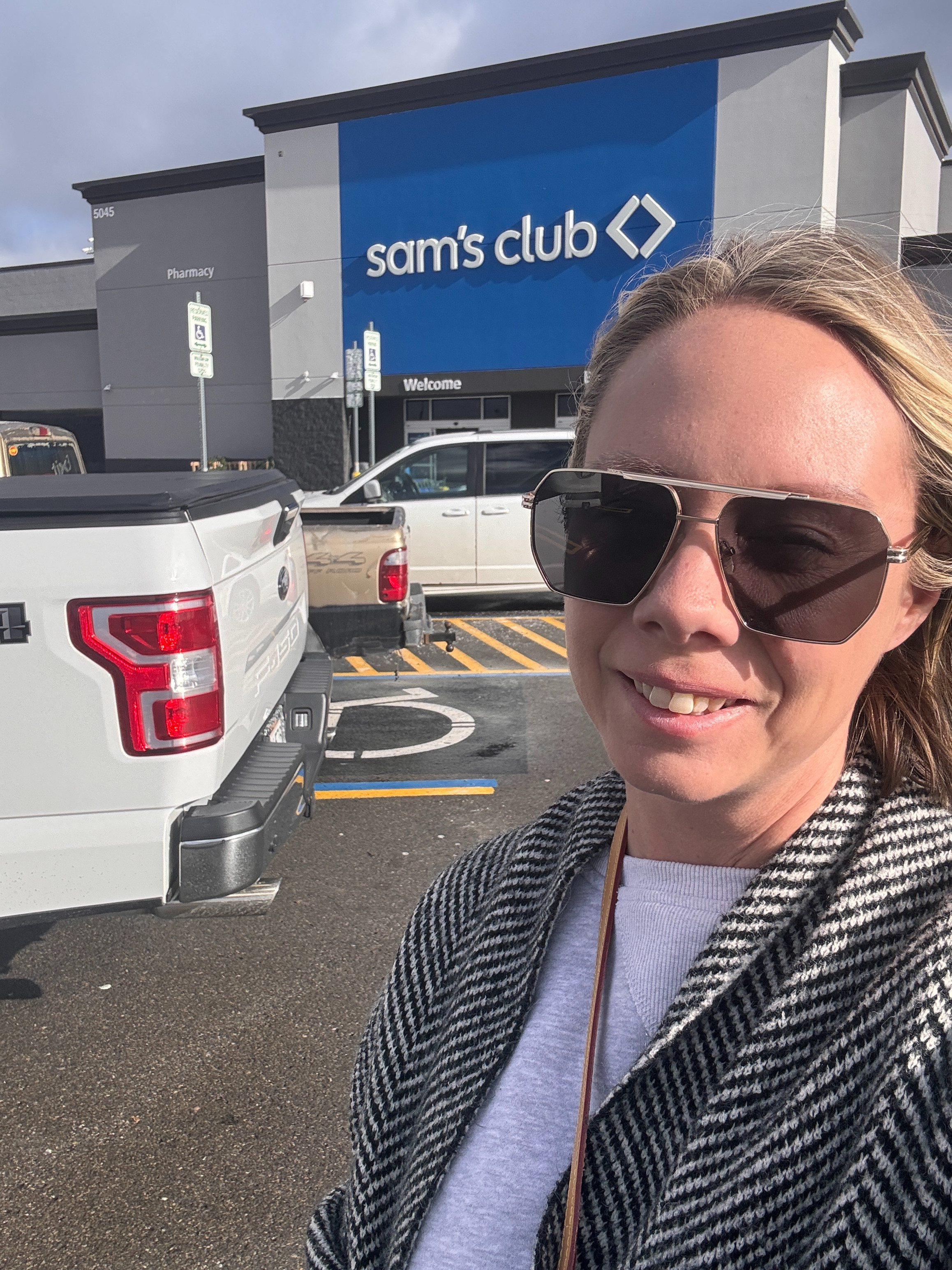 I can always count on Sam's Club to. help me out with last minute gifts (and holiday essentials)! You can currently get 50% off a 1 year membership! I love using the Scan & Go feature on their app to skip the lines when I'm there! Check out Sam's and more great holiday gifts at Groupon! #ad #groupon #GrouponPartner #GrabLifeByTheGroupon #GiftingwithGroupon 

 