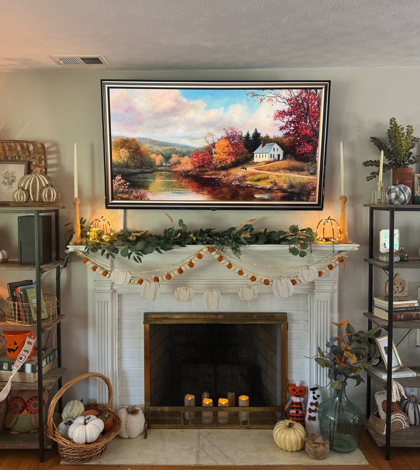 Fall Mantle 🍂🍁

#LTKSeasonal #LTKHome #LTKHalloween