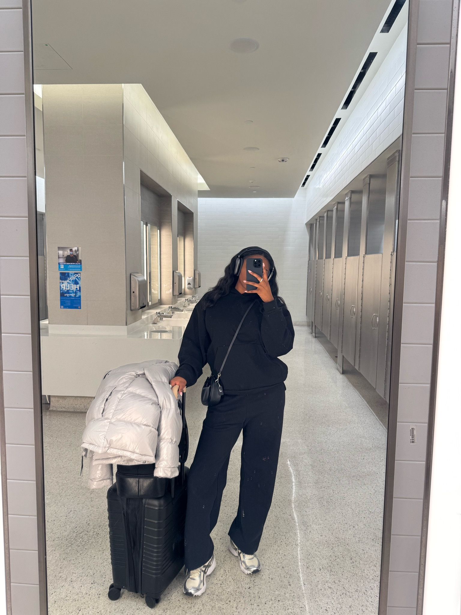 the comfiest airport fit 🖤

#LTKActive #LTKShoeCrush #LTKStyleTip