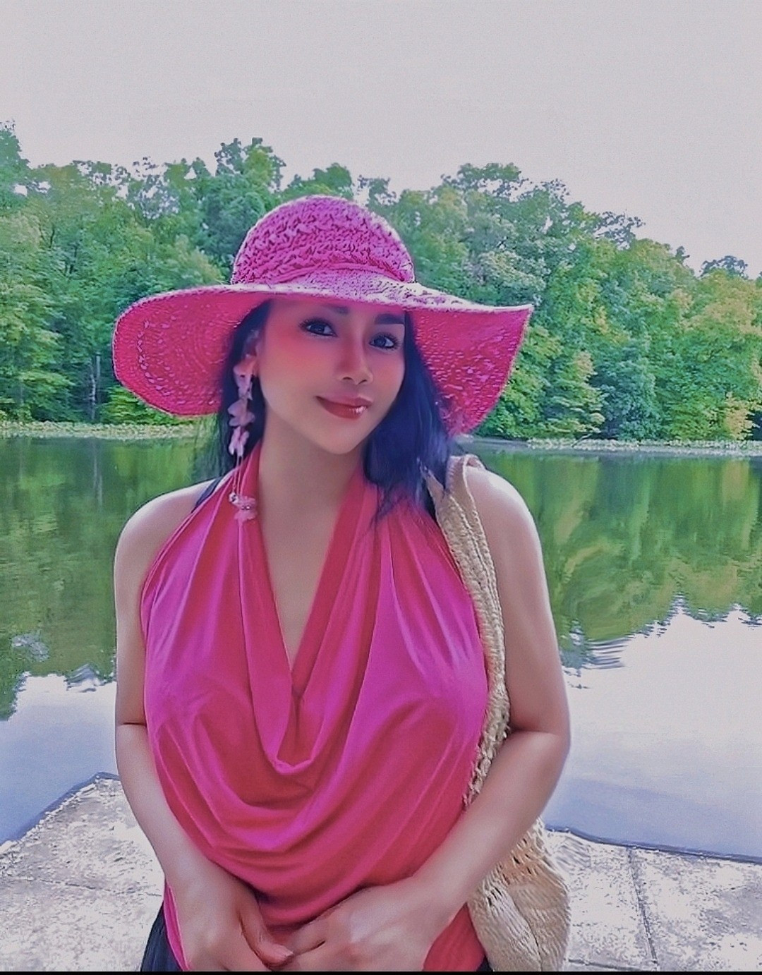 Turn heads this season with our Casual Sleeveless Halter Neck Tank Top — featuring a draped front, open back, and curve-hugging stretch for that effortlessly sexy silhouette. Made with soft, breathable fabric, it’s the perfect blend of comfort and style, ideal for everything from brunch dates to night outs. Available in a range of colors and plus sizes, this must-have piece is your go-to for spring/summer slay. 🌞✨ #SummerStyle #HalterTopVibes #CurvesAndConfidence

#LTKSaleAlert #LTKTravel #LTKFindsUnder50