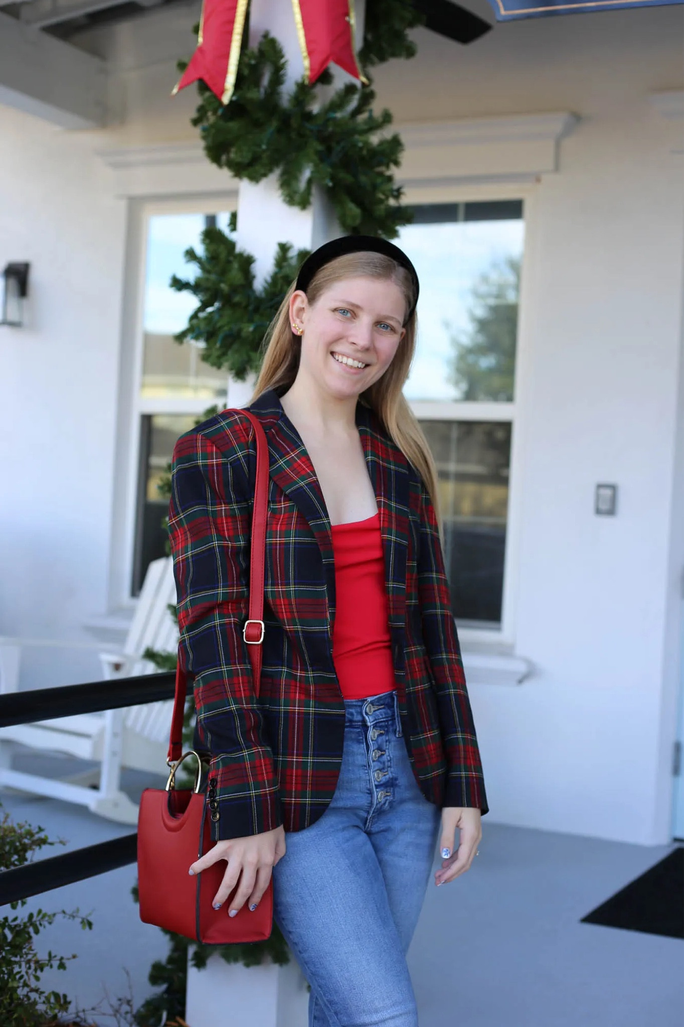 Plaid tartan blazer with jeans for a casual holiday Christmas outfit  

#LTKSeasonal #LTKHoliday