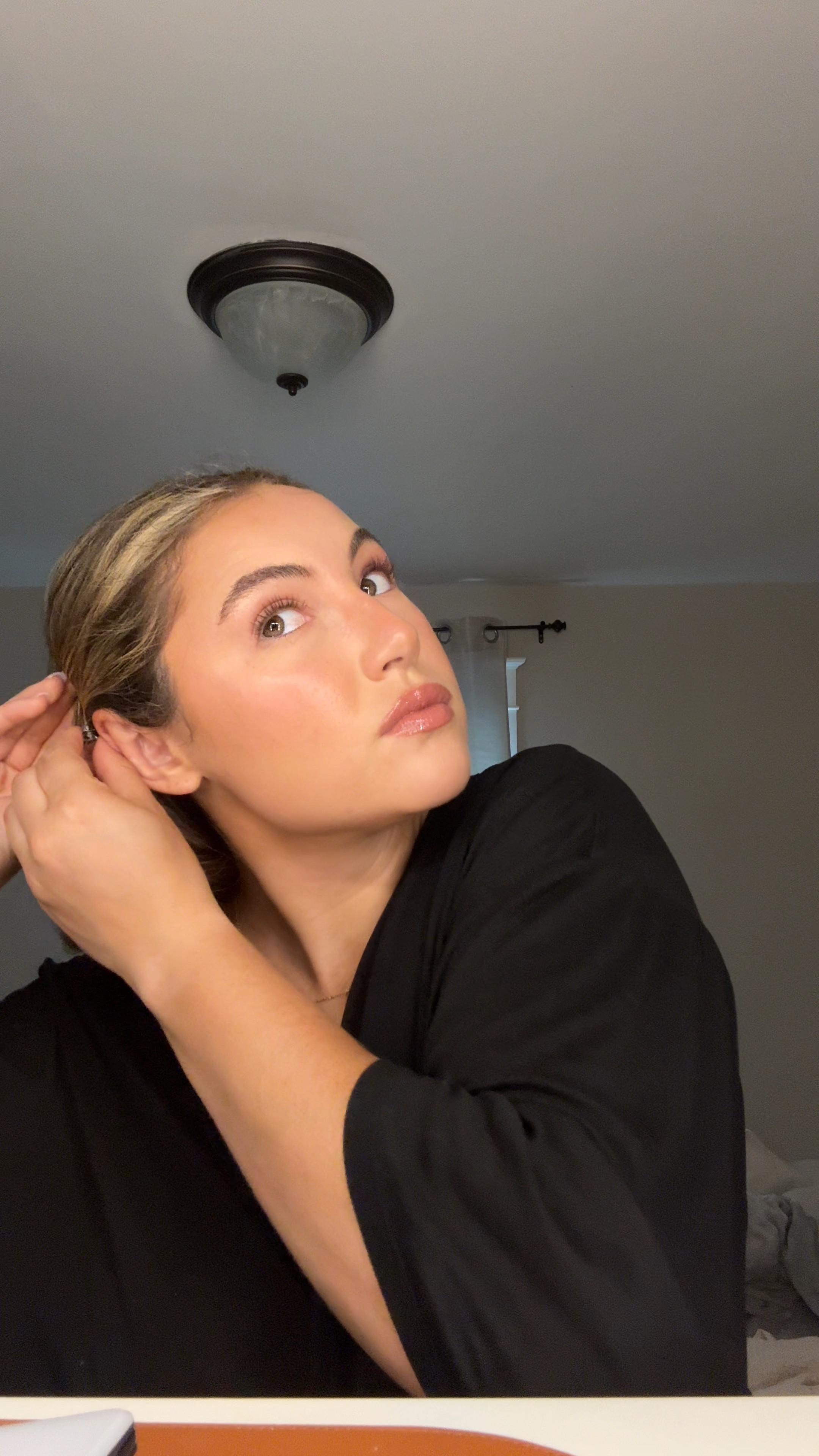 Glowing makeup products: 