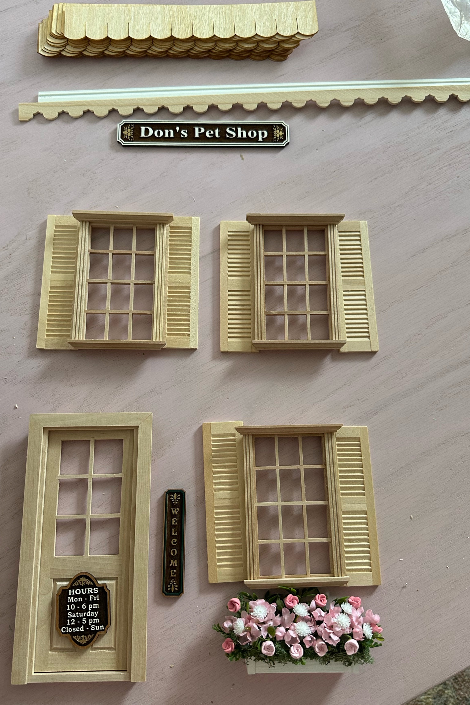 Dollhouse desk supplies