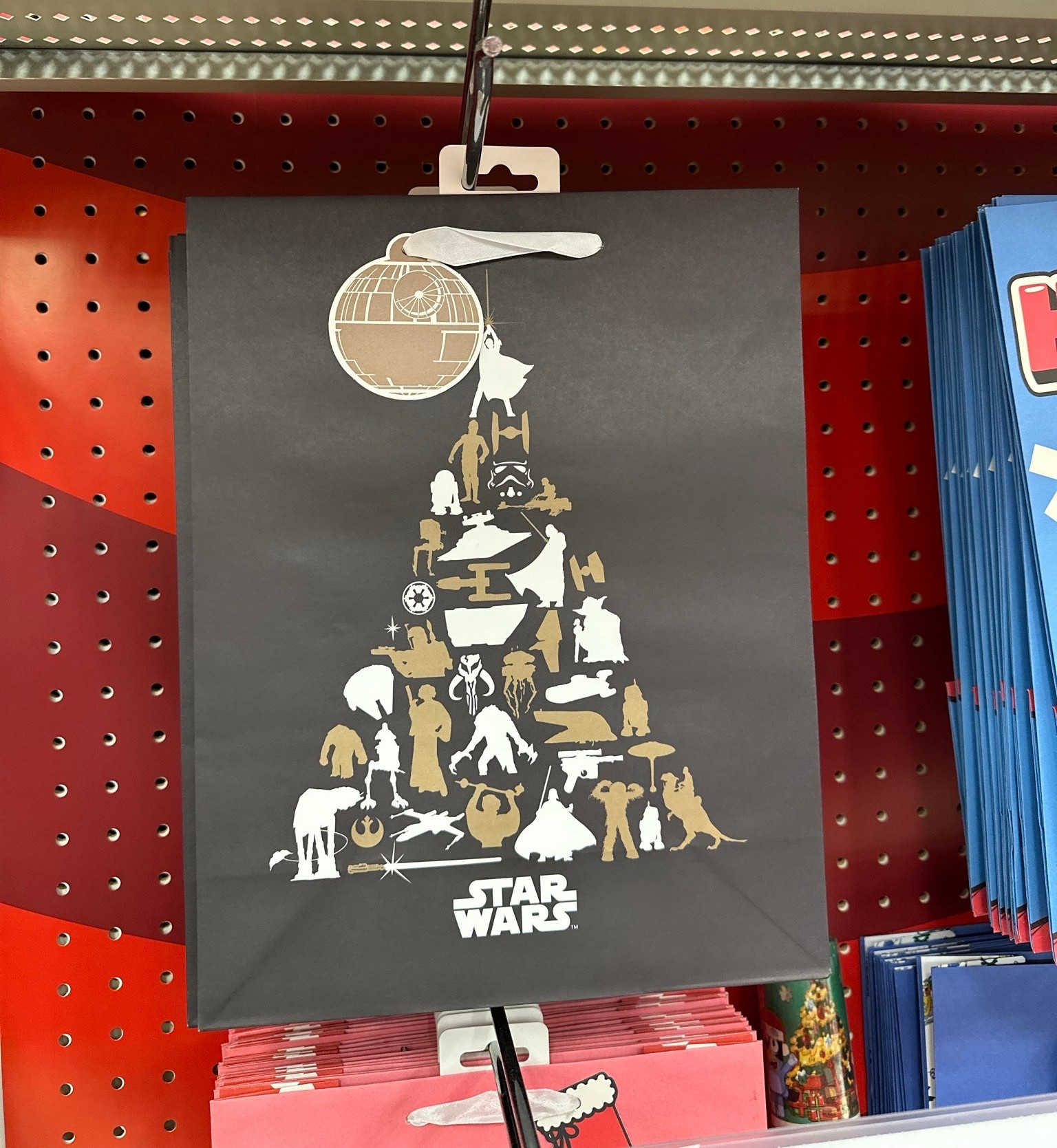 American Greetings Large Star Wars Gift Bag at Target!

This gift bag would be great for wrapping any holiday/Christmas presents for Star Wars Fans! Color scheme is gold, white, and black. 

Celebrate this holiday season with the Force! 



#LTKGiftGuide #LTKSeasonal #LTKHoliday
