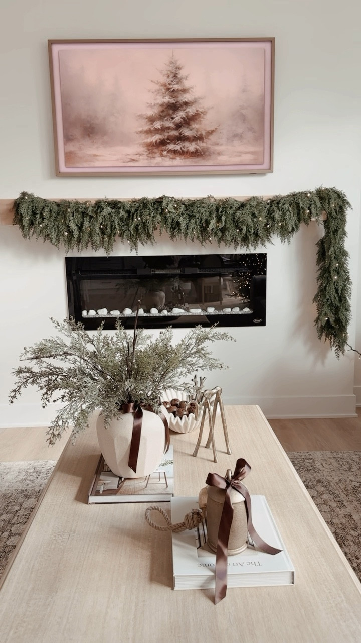 Christmas Mantel 🤎🎄

#LTKHoliday #LTKSeasonal #LTKHome