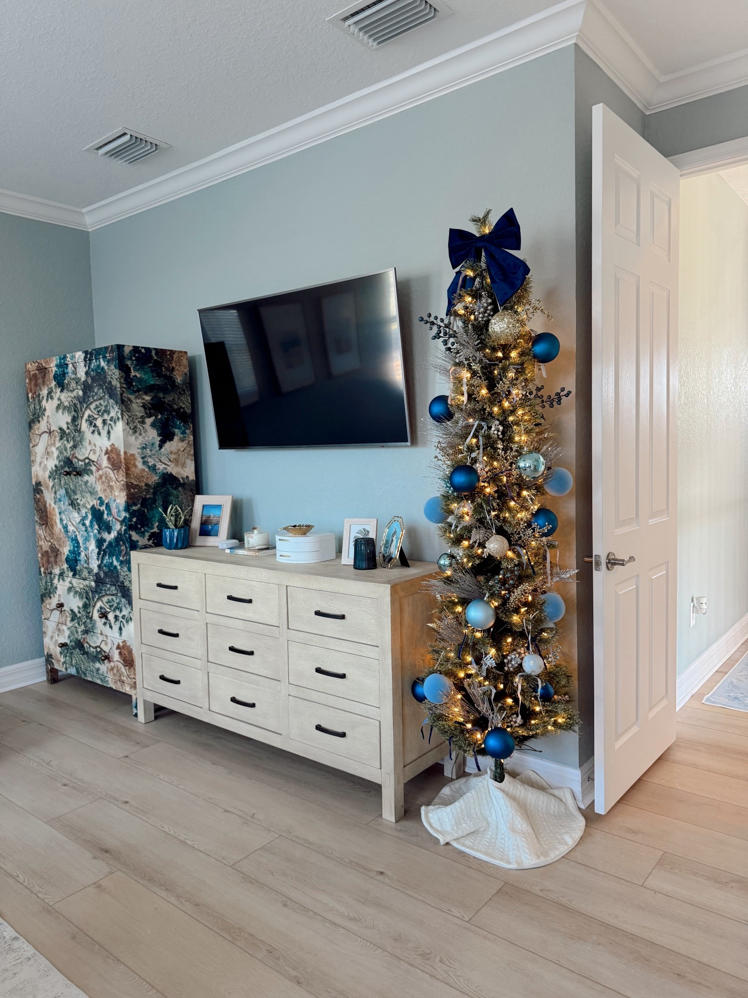 BACK IN STOCK!!!!! My fave little skinny Christmas trees are back!! I have 6 🤭 they fit perfectly into every corner for so much Christmas magic everywhere! 🎄✨❤️