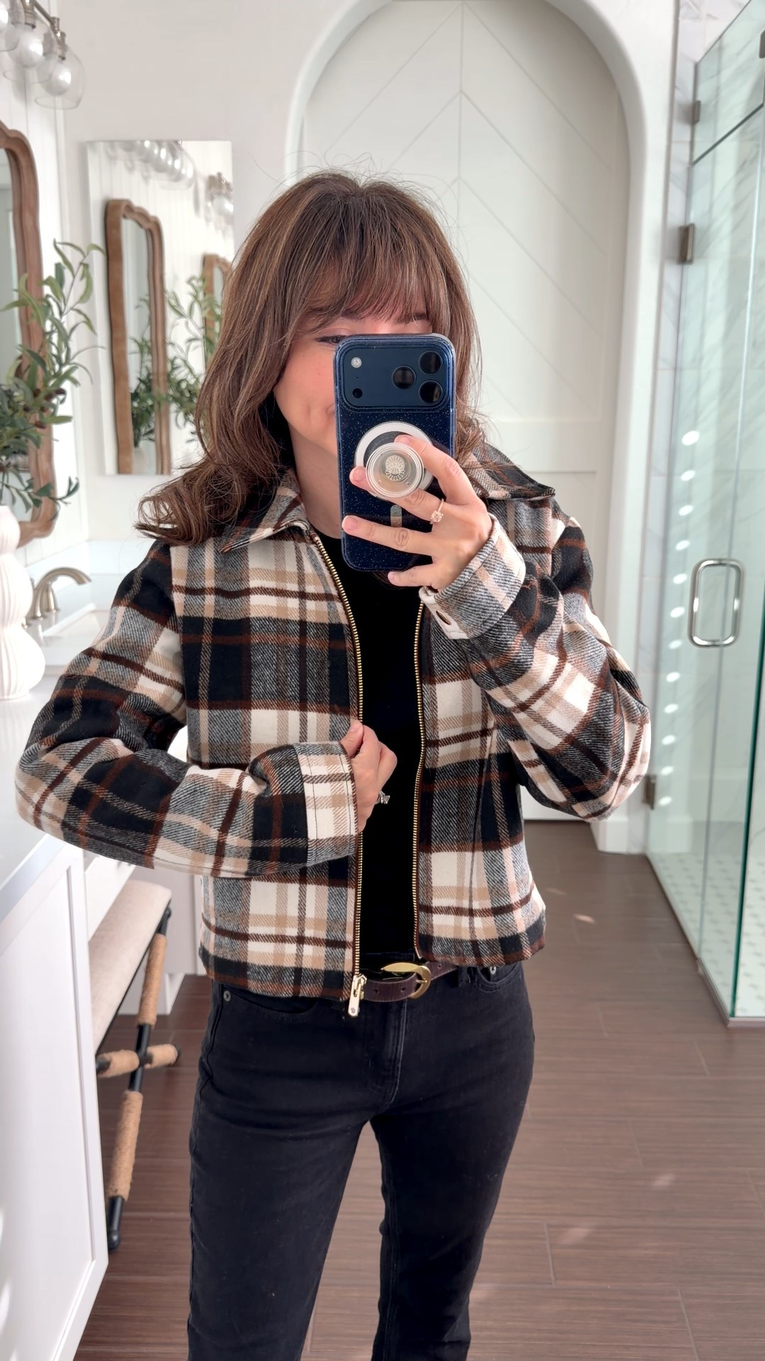 If your winter outfits feel a little meh… this cropped plaid jacket fixes everything.
Petite-friendly length, perfect layering weight, and so easy to dress up or down.

Jacket XS 

#LTKPetite #LTKootd