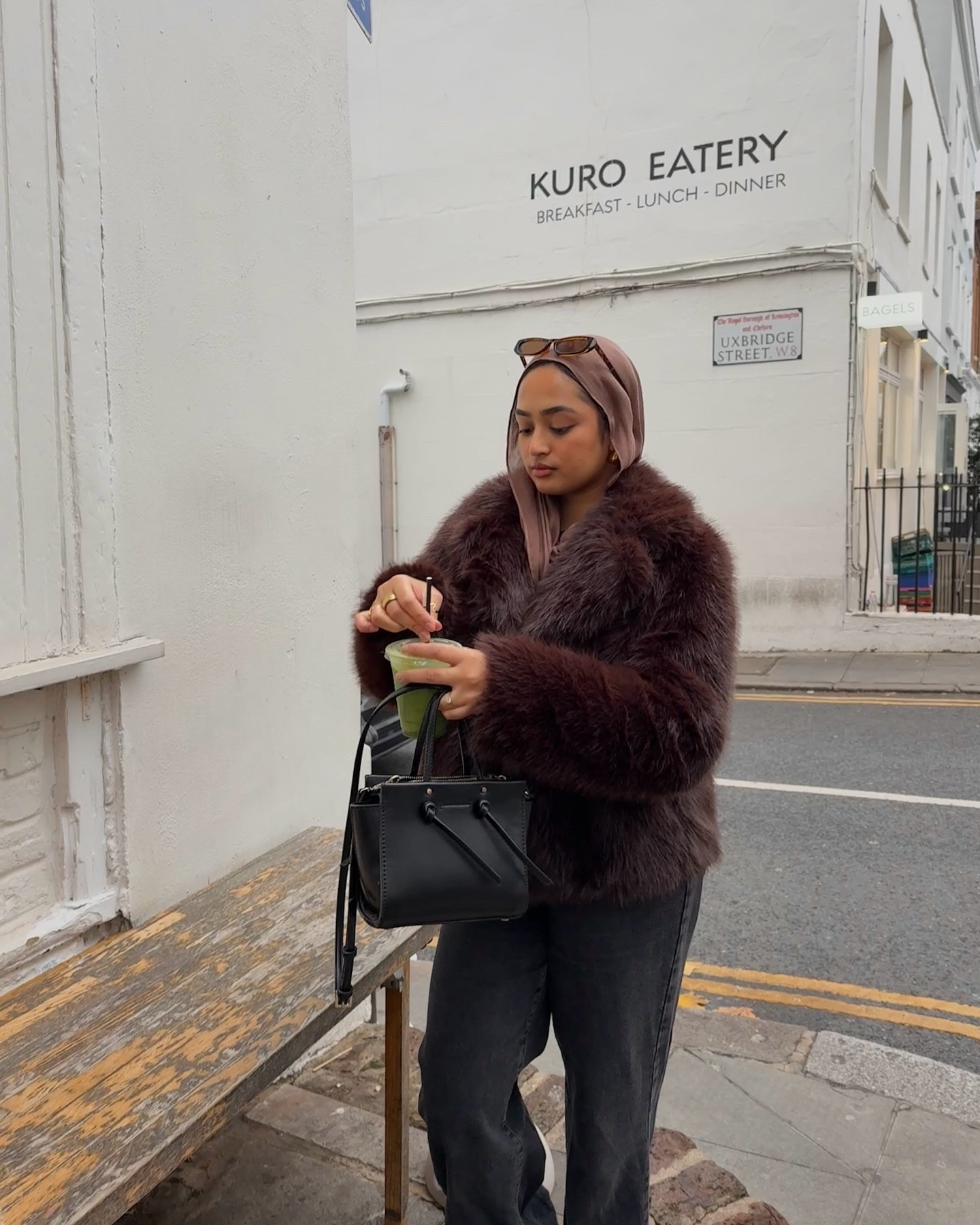 hi 🐻☕️🤎

@newlook faux fur coat 

#cosyvibes #cosyoutfit #modestoutfit #brownfur #fauxfurcoat #winterfashion #winteroutfits #coffeerunoutfit #itgirlstyle #itgirloutfit #londonlifestyle #newlook ad gifted
