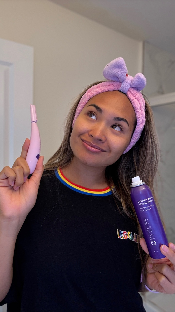 First time trying the @michaeltoddbeauty Sonicsmooth Pro+ & Dermaplaning Spray 💕 Unboxing + honest first impressions 👀✨

Benefits: It helps remove peach fuzz, exfoliate dead skin, smooth texture, and get your skin ready to soak up all the good stuff 💆🏽‍♀️💖

#MichaeltoddBeautyPartner #VerifiedReviews #SkincareRoutine #BeautyUnboxing #HonestReview #Dermaplaning #GlowingSkin #SelfCare 

#LTKBeauty #LTKGiftGuide