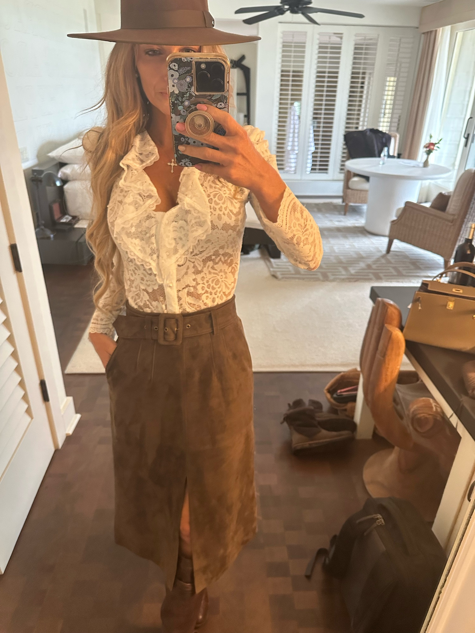 just a little lace with your brown suede #ootd #brownsuede #winteroutputs

#LTKBeauty #LTKootd #LTKOver40