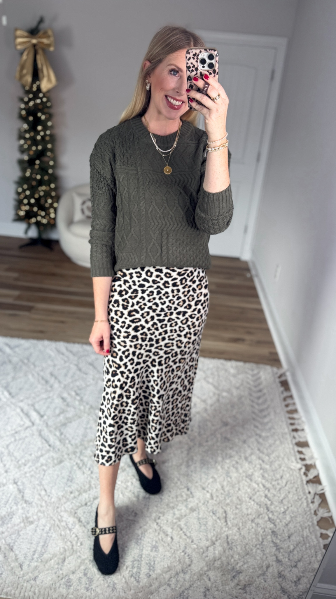 Daily try on, Walmart outfit, Walmart fashion, Walmart try on, time and tru, cable knit sweater, leopard mini midi 

Small

#LTKSaleAlert #LTKWorkwear #LTKFindsUnder50