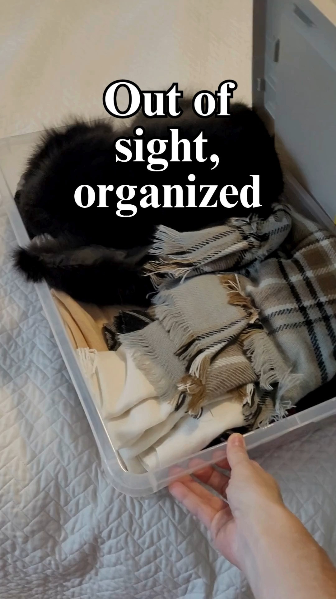 Hidden storage you’re not using… 👀

#smallspacehacks #organizationideas #amazonfinds #bedroomorganization #declutter #ltkhome 

 #LTKHome