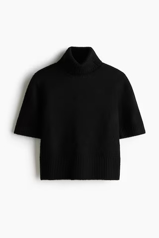 Knitted polo-neck top | H&M (UK, MY, IN, SG, PH, TW, HK)
