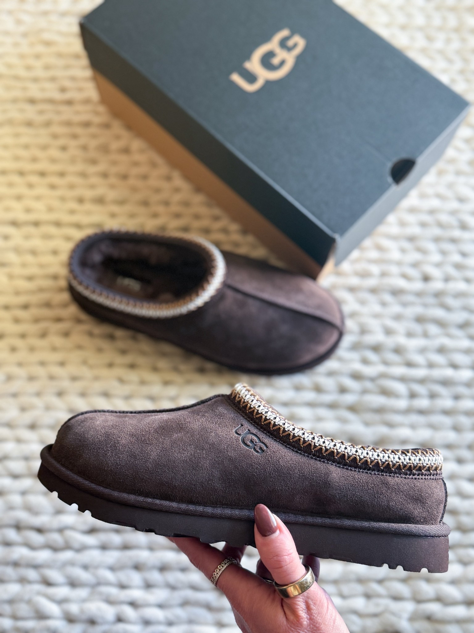 These are the UGG Tasman II in Dusted Cocoa & I am obsessed. This color sold out fast in the women’s sizes, so I grabbed the men’s version & just sized down 2 (I’m normally a women’s 10 & went with a men’s 8). The color is even better in person, it’s the one everyone’s hunting for this fall. So comfy, goes with everything, & worth every penny.

ugg tasman II - dusted cocoa uggs - uggs for women - fall 2025 shoes - trending ugg color - brown uggs - ugg men size down - women’s ugg alternative - fall shoe trend - ugg outfit idea - comfy fall shoes - ugg classic style - ltkit ugg - ugg try on - free people ugg - fall fashion must have - ugg review - fall neutral shoes - best ugg color for fall - casual fall outfit shoes

#LTKU #LTKStyleTip #LTKShoeCrush