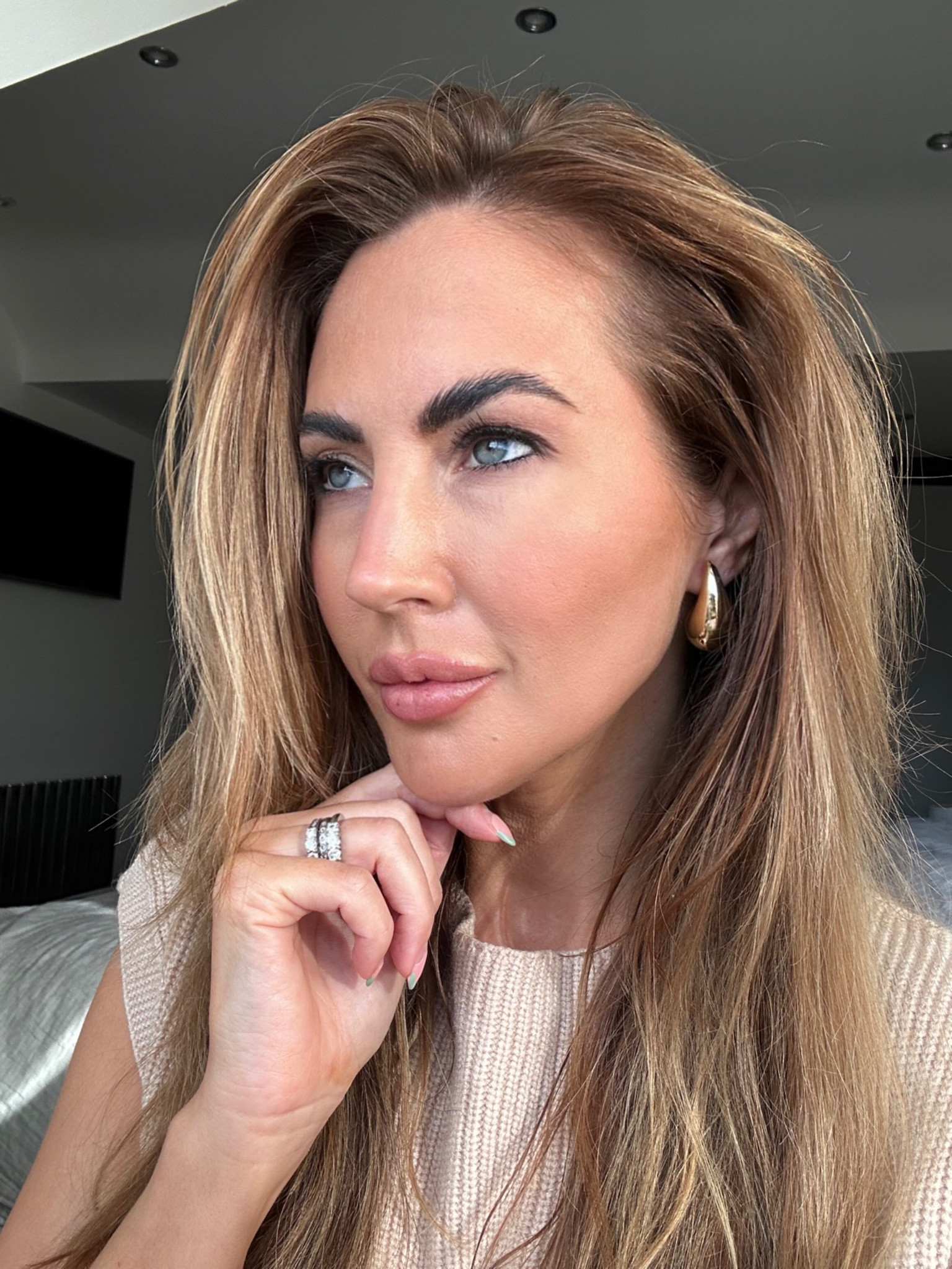 Easy 5 minute makeup 

#LTKbeauty #LTKfindsunder100 #LTKSeasonal