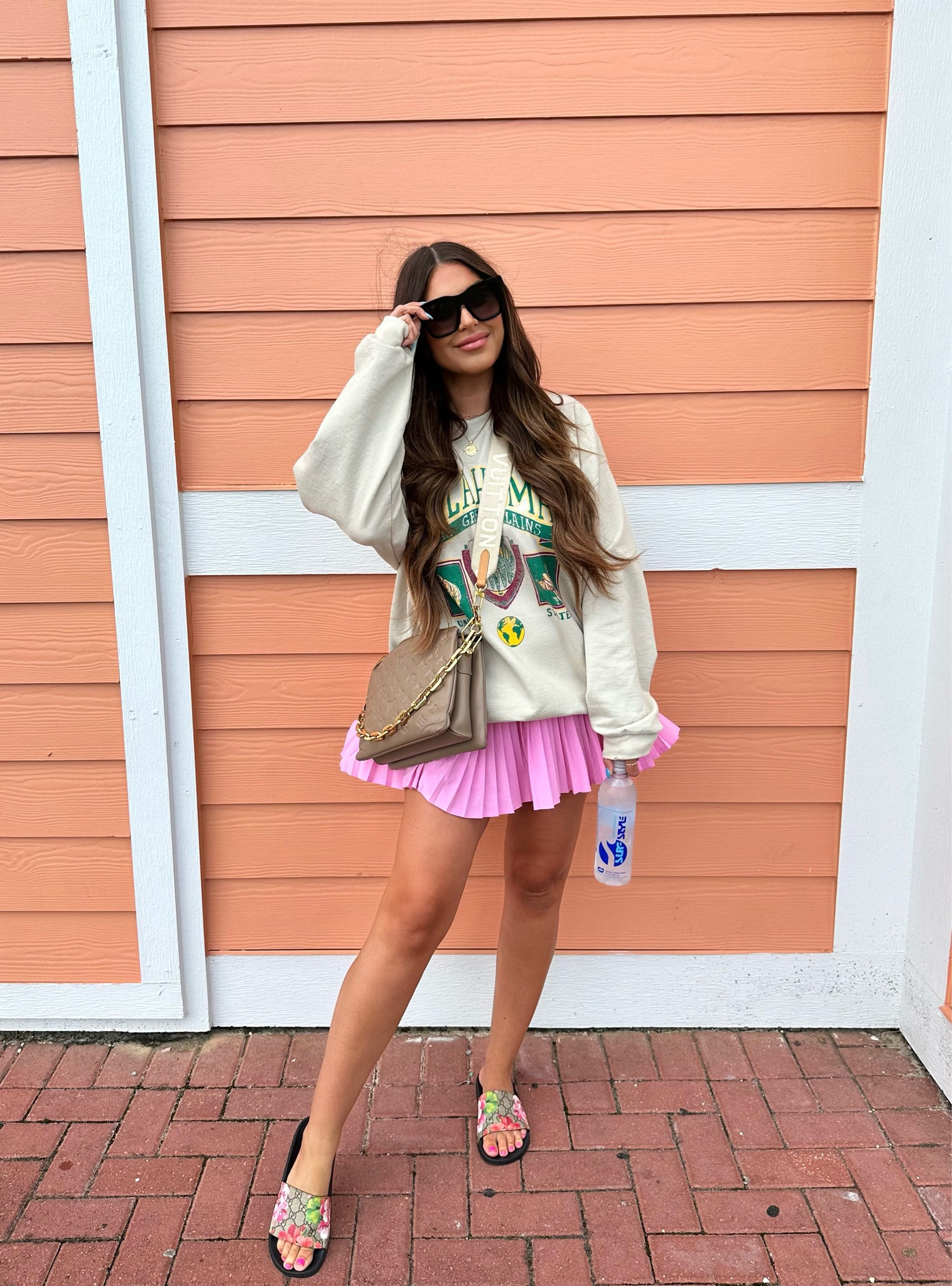 Postie20 for 20% off sweatshirt & sunnies! 