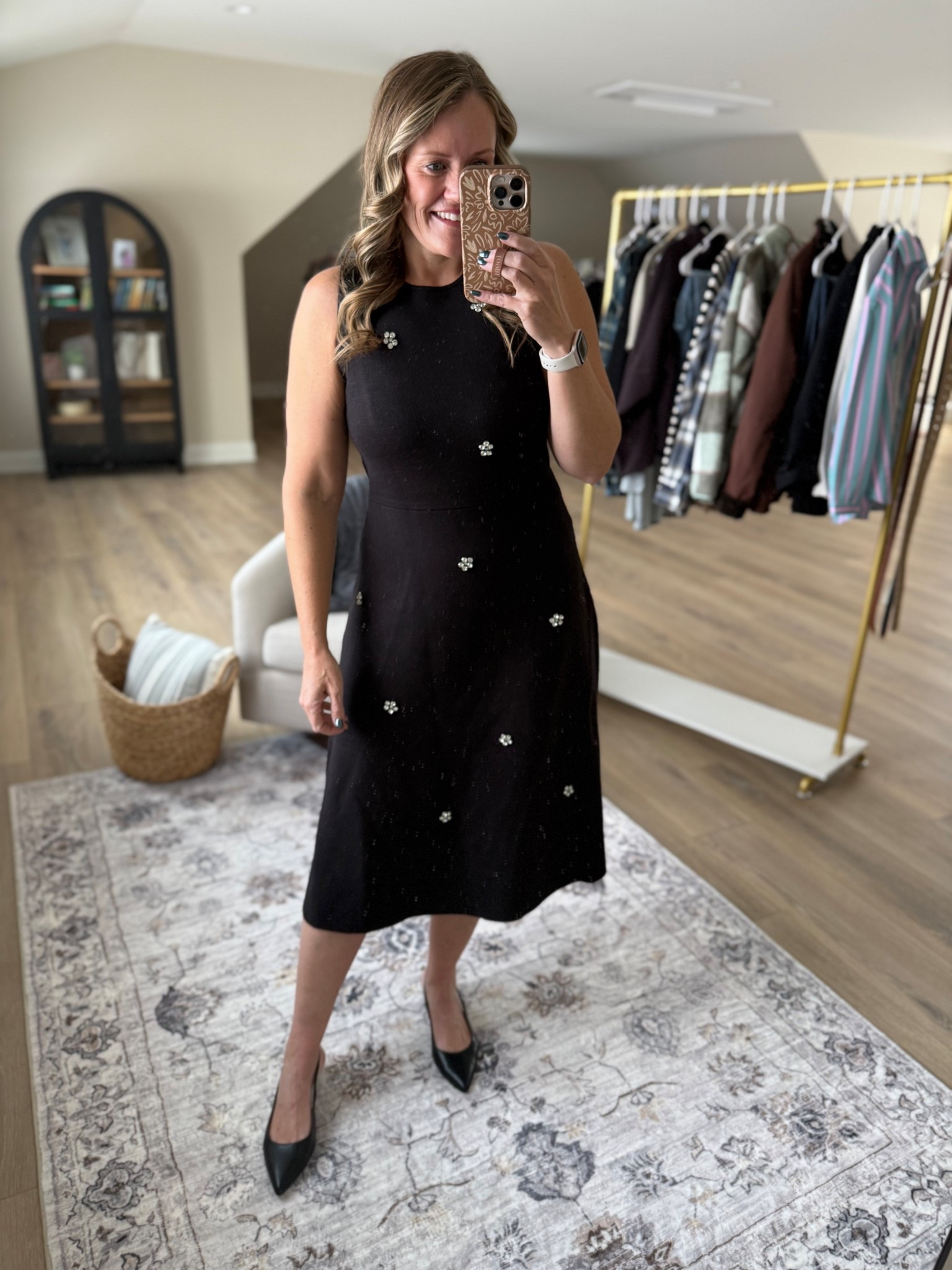 A fantastic holiday dress option 🖤

#LTKHoliday #LTKMidsize #LTKOver40