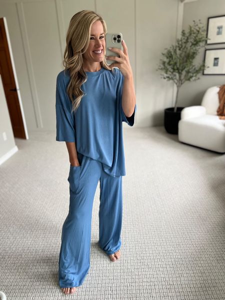 Matching loungewear set

spring fashion  spring outfit  casual outfit  everyday outfit  Amazon finds  heels  summer outfit 

#LTKSeasonal #LTKstyletip #LTKfindsunder50