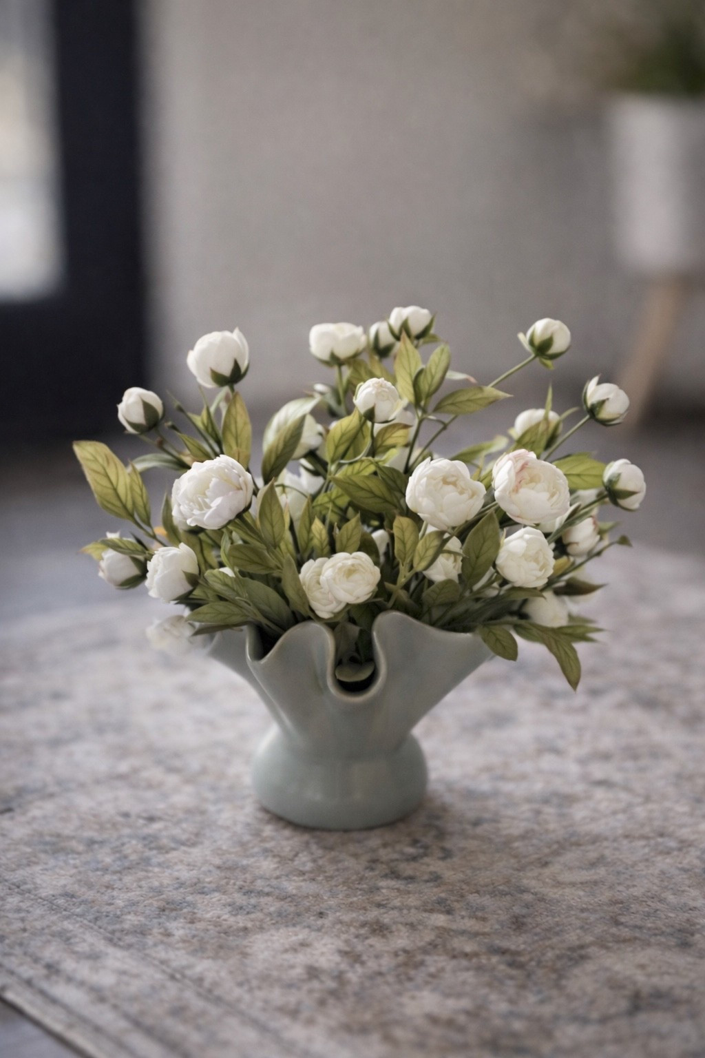 Fresh florals + soft neutrals will always be a yes 🤍

This little arrangement adds the sweetest touch to a kitchen island or coffee table. Simple, timeless, and an easy way to make your space feel light and refreshed.

Everything linked 

 
#LTKDecor
#SpringDecor
#FloralDecor
#NeutralHome
#KitchenStyling
#CoffeeTableDecor
#ModernFarmhouse
#CozyHome
#HomeRefresh
#LayeredNeutrals
#TimelessDecor
#SimpleHomeStyle
#LTKFinds


#LTKHome #LTKSeasonal #LTKdayinmylife #LTKHome