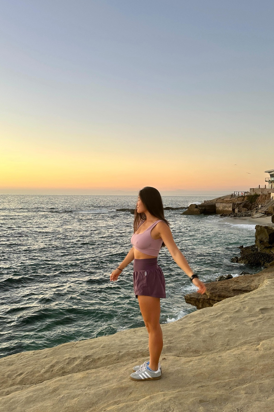 sharing a little day in my life as a full time Pilates teacher + owner of @ascend.pilates ft. @fpmovement! 

with all the workouts, classes I teach, and running around I do, I change outfits sometimes 2-3 times a day. @fpmovement is my go to! 

#fpmovement #fpmovementpartner