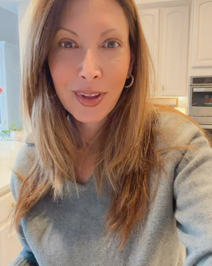 My absolute favorite mid day tea! This is my go-to paired with collagen peptides. 



#LTKHome #LTKdayinmylife #LTKSaleAlert