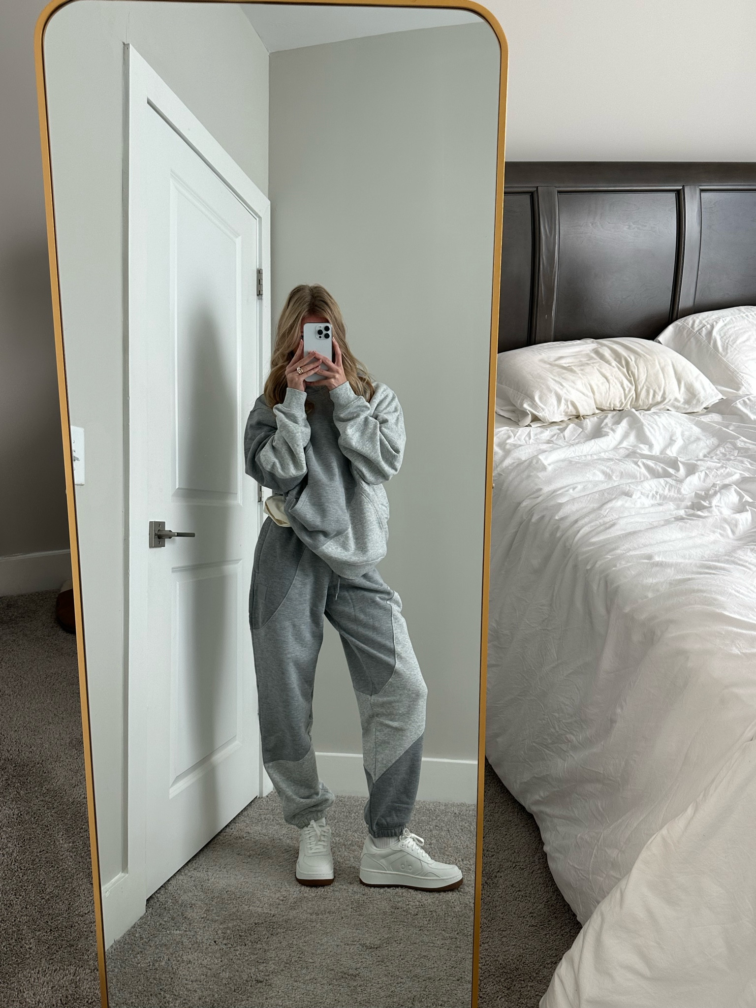the comfiest coziest set EVER from alo yoga. this is the lounge set of the season im calling it now. & they’re 30% off for black friday! 🖤

#LTKActive #LTKStyleTip #LTKGiftGuide