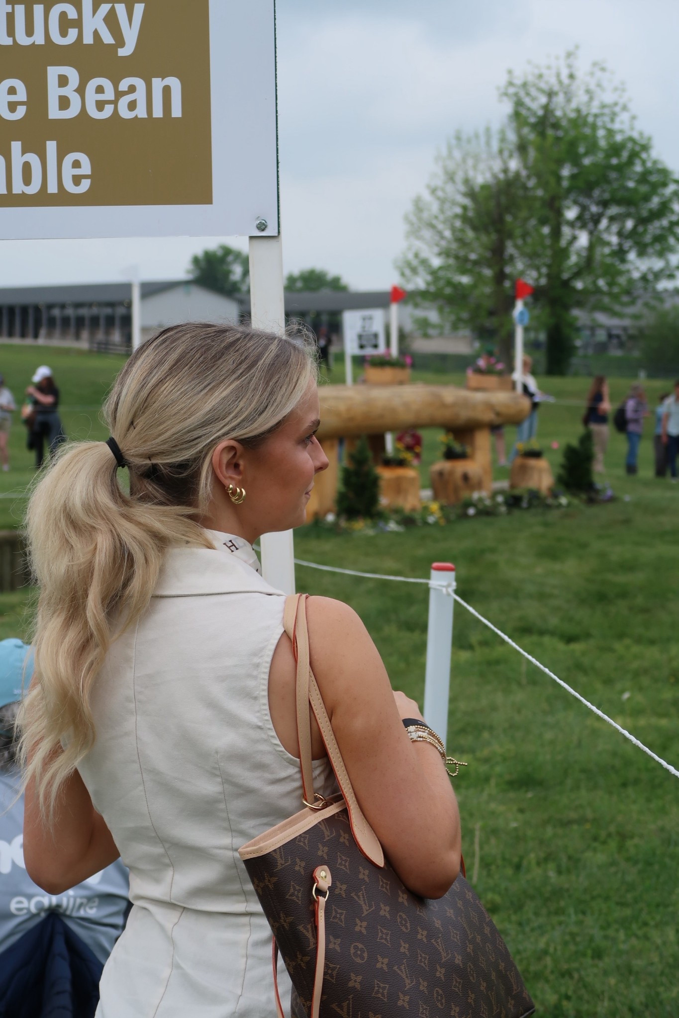 me pretending that I could run a 5* coursee

#LTKootd #LTKActive #LTKdayinmylife