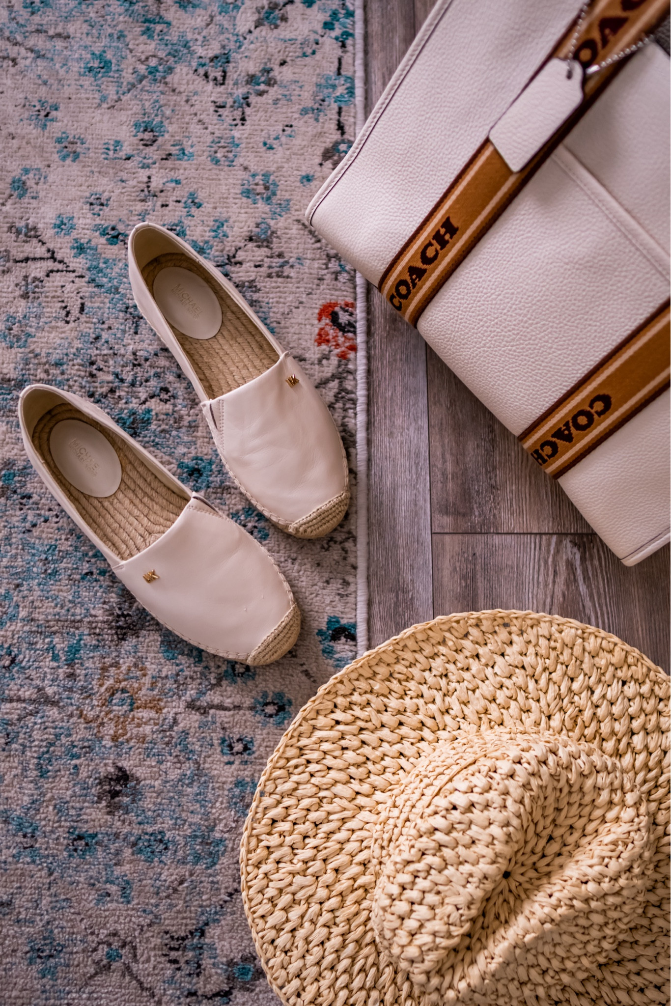 Summer shoes and tote bag 

#LTKstyletip #LTKshoecrush #LTKitbag