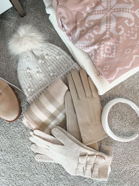 Cold weather accessories for my trip to NYC! Winter hat // beige gloves // warm thermals // white headband 