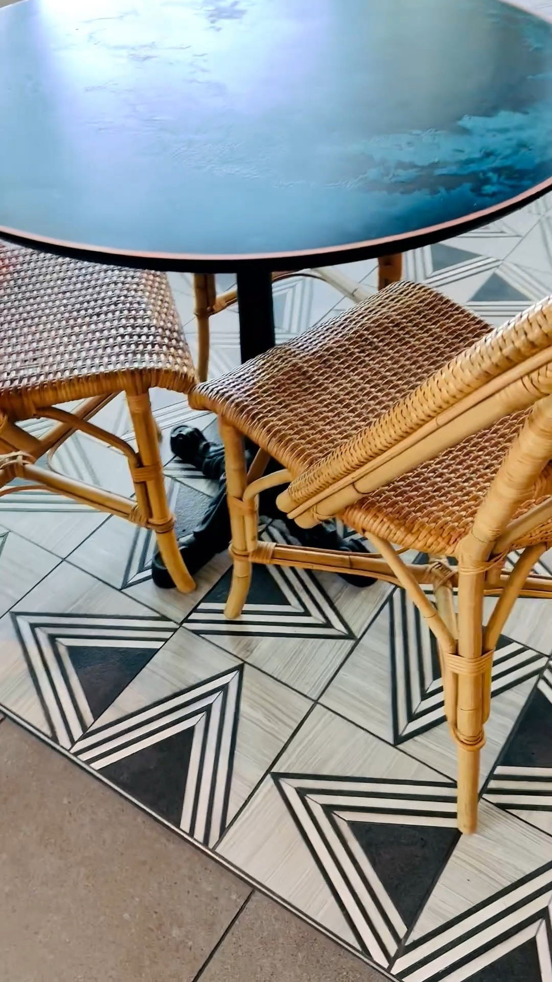 Award season mood. Ready for tomorrow’s Grammy watch party? LA’s Crypto.com Arena goes café-style — faux-marble bistro tables, fresh florals, cordless table lamps, and just a hint of gold. #awardseason
#grammys
#watchpartystyle
#cafestyle
#bistrovibes
#fashioneditorial
#hollywoodglam
#tablescape
#entertainingathome
#portablelamp
#homedetails
#elevatedliving
#designmood
#chicathome



#LTKHome #LTKValentine