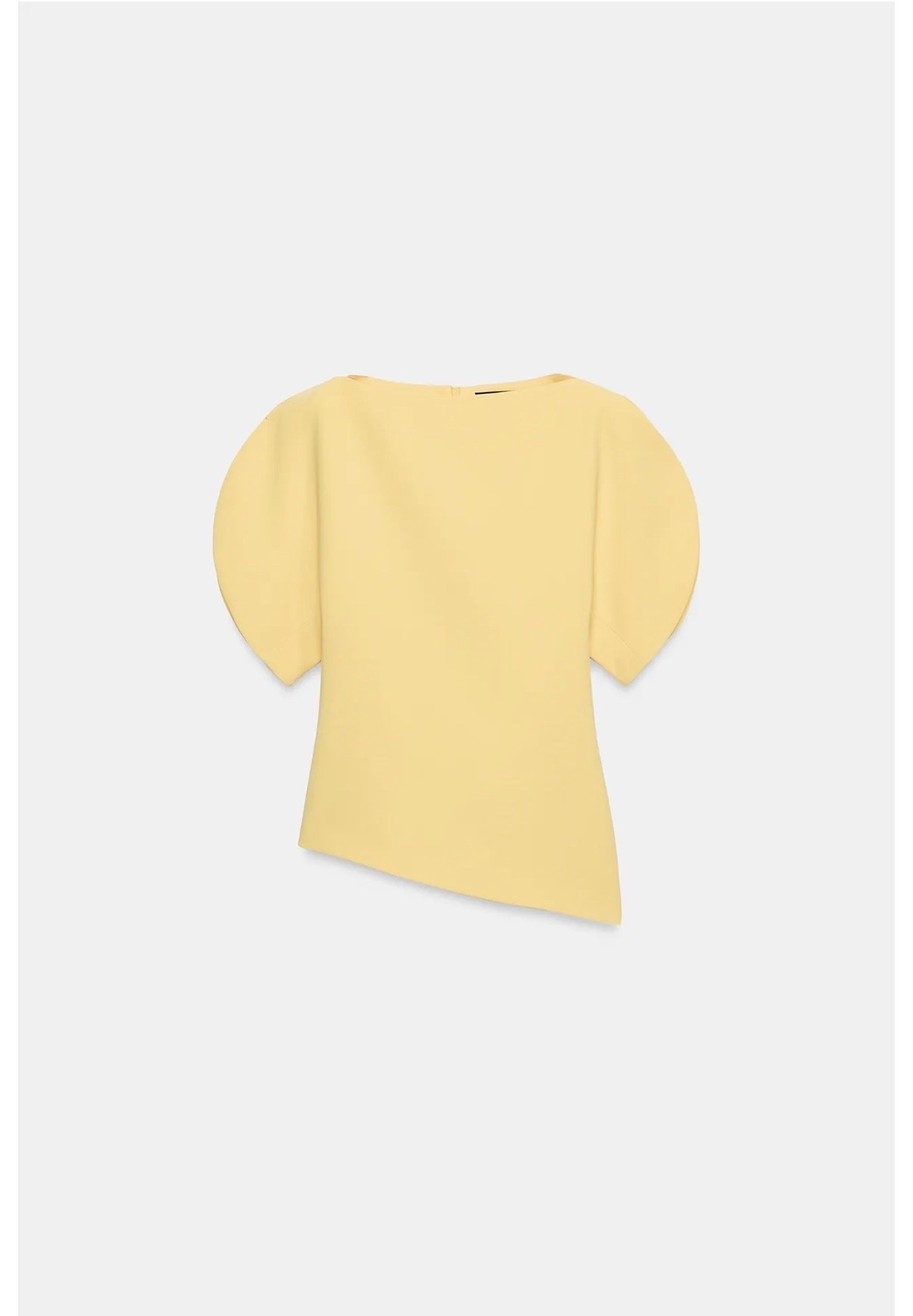 My fav top now comes in yellow ☀️ how nice with jeans?!