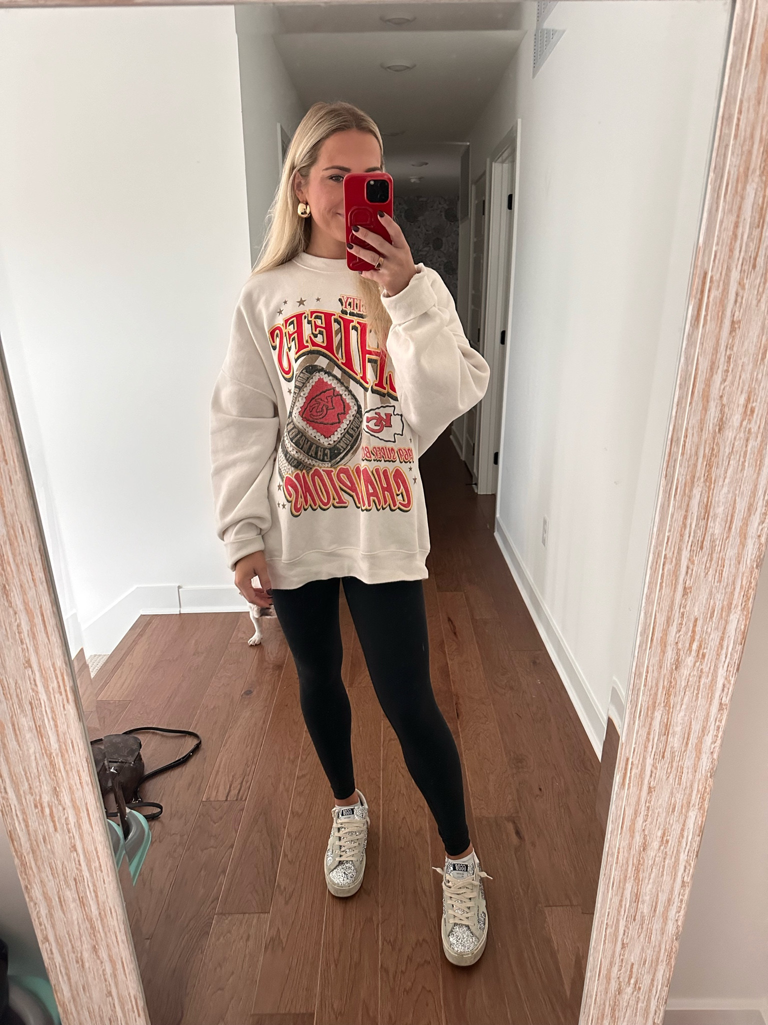 An easy “RED FRIDAY” or Chief’s gameday look 🤍

Sweatshirt - XL

Leggings - from Athleta - my favorite place to score athletic wear or athleisure. Athleta is currently doing 30% off and these leggings are practically 50% off right now! 

Shoes - at Bloomingdale’s! For every $100 you spend you get $25 

#LTKCyberWeek #LTKActive #LTKFindsUnder100