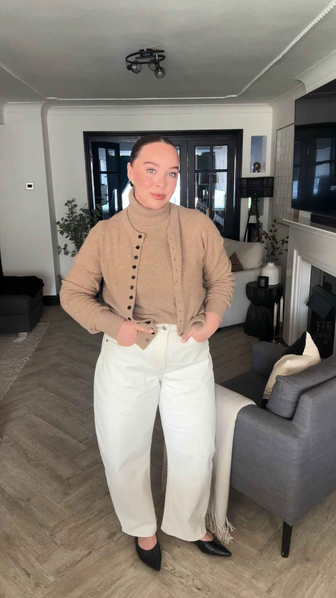OOTD wearing my new ecru barrel leg jeans from Abercrombie! I wear a 31 short in the curve love range 👖 

I wear a medium in the knit and cardi set - earrings are from Croia 

#LTKspring #LTKjeans #LTKmidsize