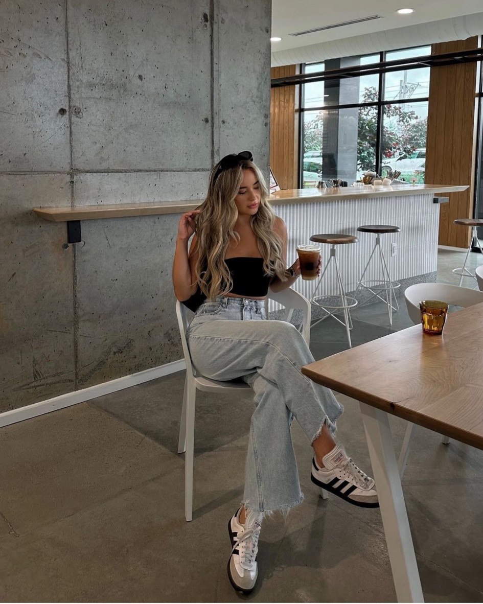 summer outfits mean sneakers and crop tops (& a good pair of denim) 🤍🎧


Sunglasses, Prada sunglasses, Prada symbole sunglasses, Prada rectangle sunglasses, summer outfit, casual outfit, everyday outfit, cute jeans, summer jeans 