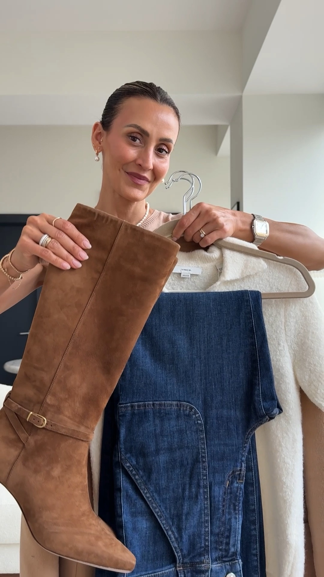 Day 1 of 5 Nordstrom Sale Outfits 🤎💫 

Comment SHOP and I’ll send you a DM with all of the links to shop ✨ you can always check my stories for direct links, highlights or shop via link in my bio! 

Frame high waisted wide leg jeans, boucle short sleeve sweater, camel coat, suede boots and belt, cashmere rib knit scarf, tom ford yellow lens sunglasses, Veronica beard tote, fall outfit 

Jeans size 26, sweater xxs, coat xs


#LTKStyleTip #LTKShoeCrush #LTKSaleAlert