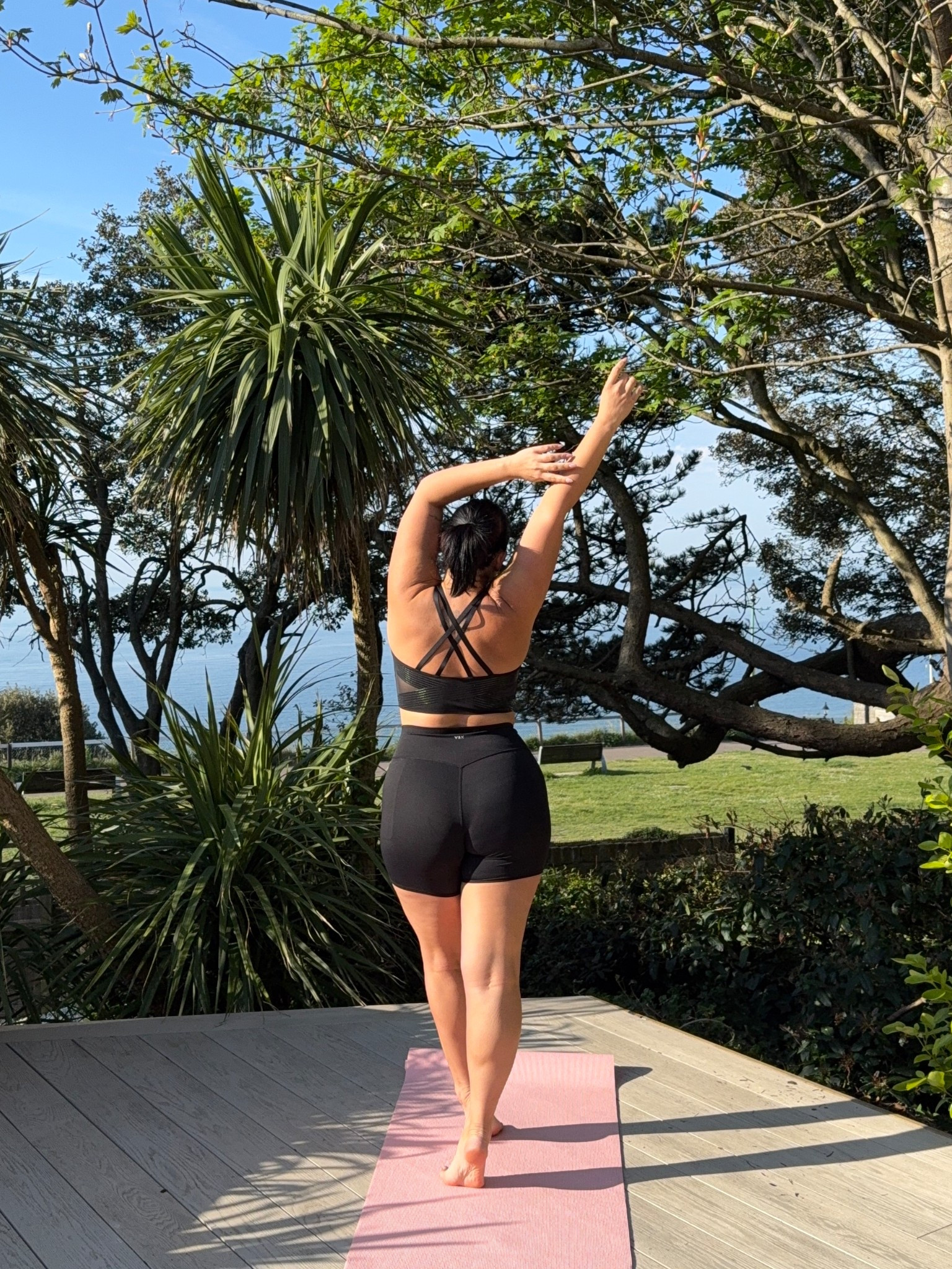 Literally my most worn workout set and everyone keeps asking about it so I can’t gatekeep anymore. Very curve friendly and super comfy + the added benefit of pockets

#LTKuk #LTKfitness #LTKmidsize