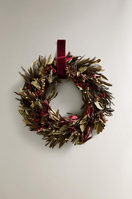 CHRISTMAS OLIVE LEAF LIGHT WREATH ORNAMENT (15.7") | Zara US