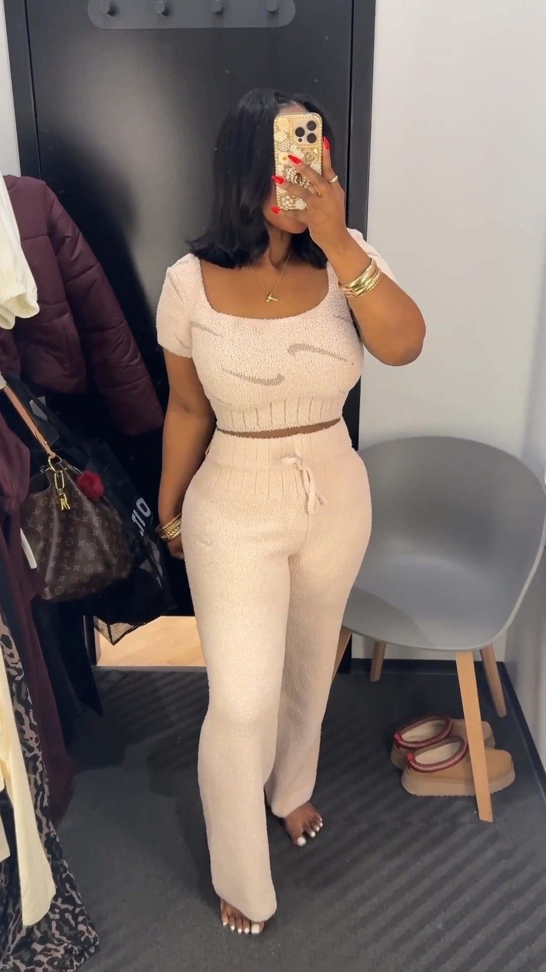  Wearing a size small in top and bottom. I’m sharing my favorite Nike Sportswear pieces that are comfortable, flattering, and perfect for everyday outfits, travel days, errands, and elevated athleisure looks.

#LTKActive #LTKSaleAlert #LTKFindsUnder100