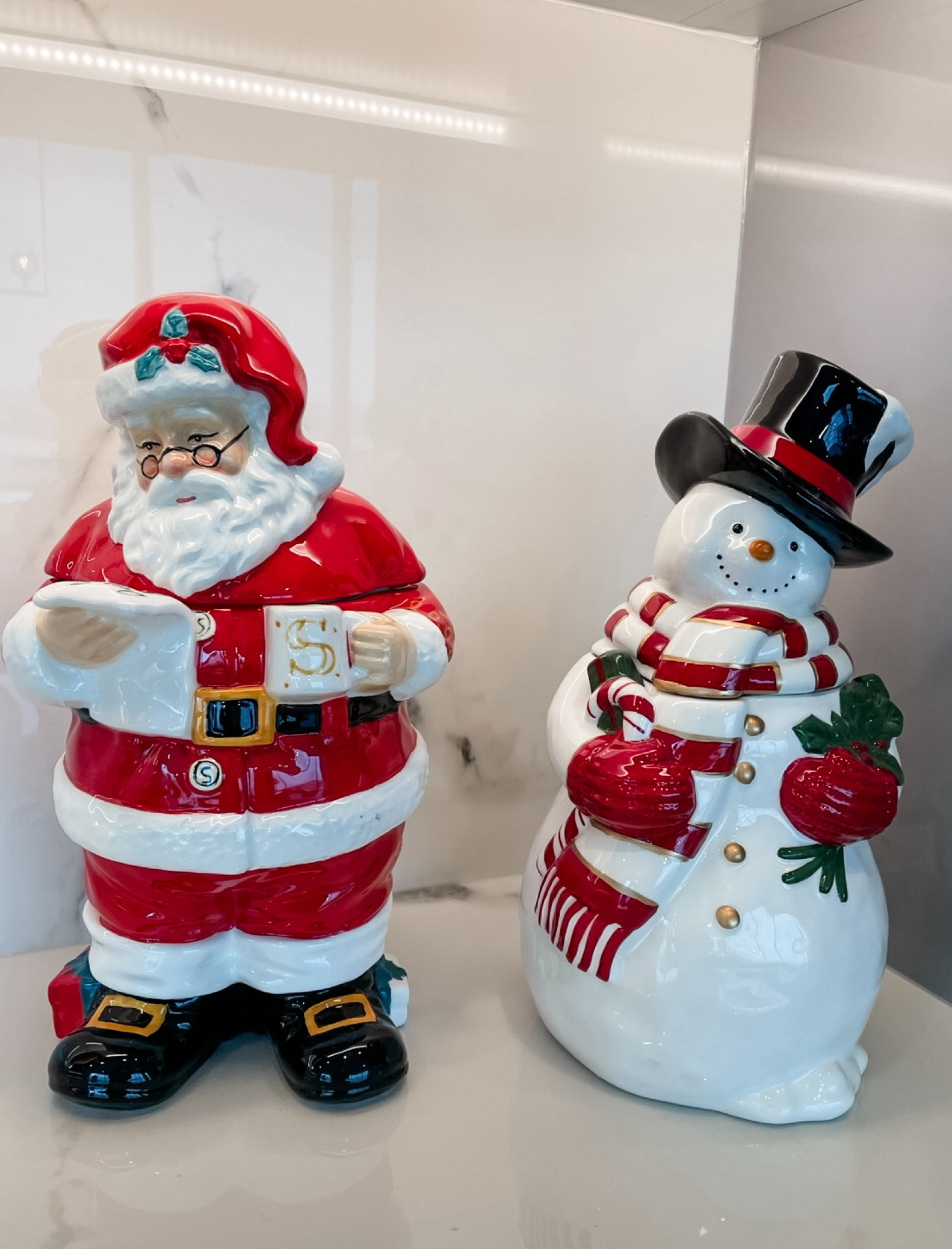 Bring the holiday cheer to your kitchen with these adorable Santa Claus and snowman cookie jars from @WilliamsSonoma! Perfect for storing your favorite holiday treats or adding a festive touch to your decor. 🍪🎅☃️ #HolidayBaking #CookieJarLove #WilliamsSonomaFinds #LTKHoliday #LTKHome

#LTKGiftGuide