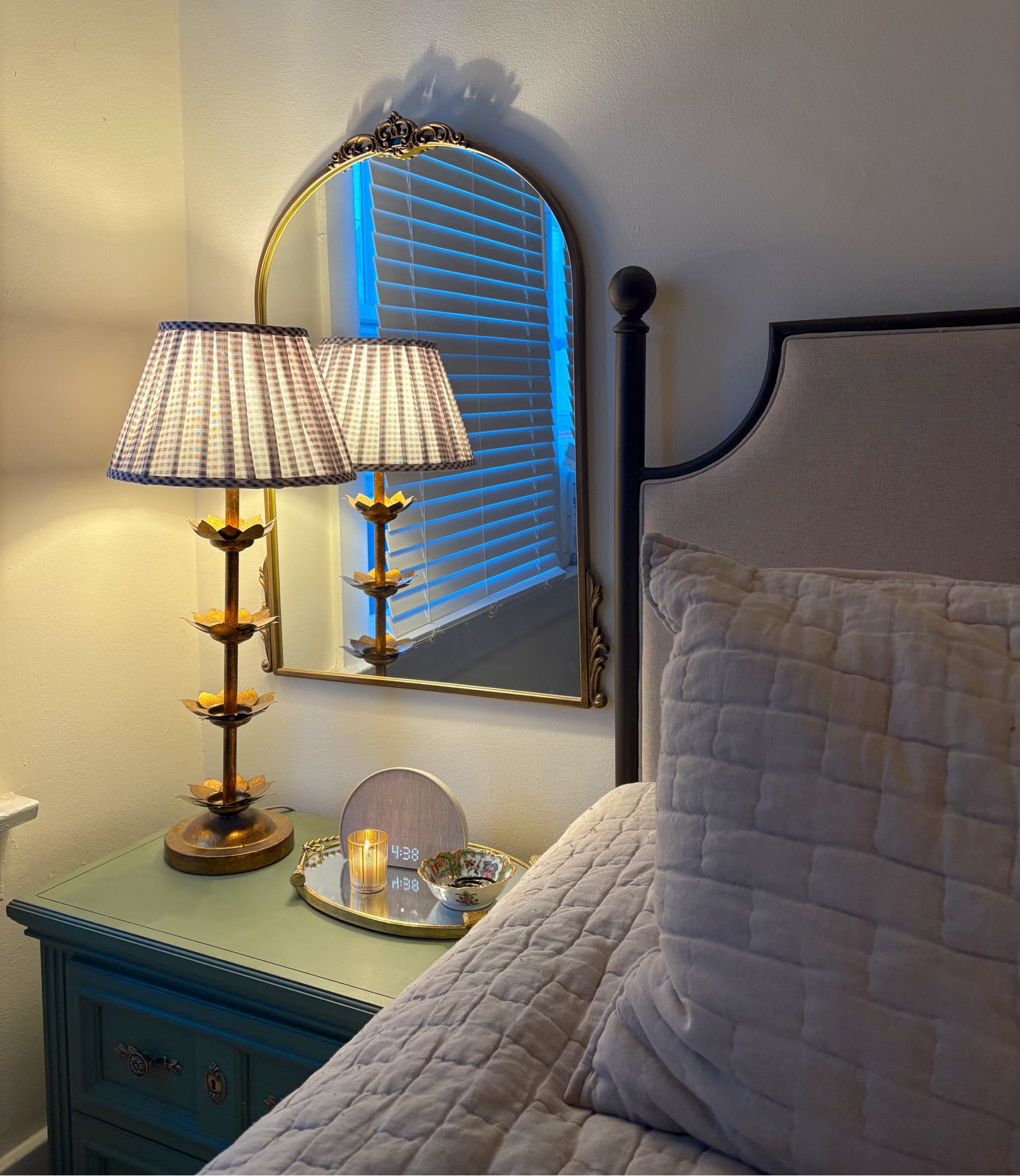 Nightstand Decor 🤎

#nighstanddecor #lampshade #lampfixture #target #potterybarn

#LTKStyleTip #LTKHome #LTKFindsUnder50