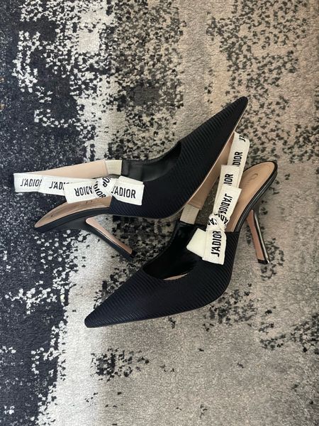 Investment Purchase!

I had my eyes on these for awhile and finally pulled the trigger.  I found options online at a deal. I always go for a classic shoe so it stands the rest of time #luxury #dior #shoes #slingback #pumps #luxuyshoes

#LTKshoecrush #LTKFind #LTKsalealert