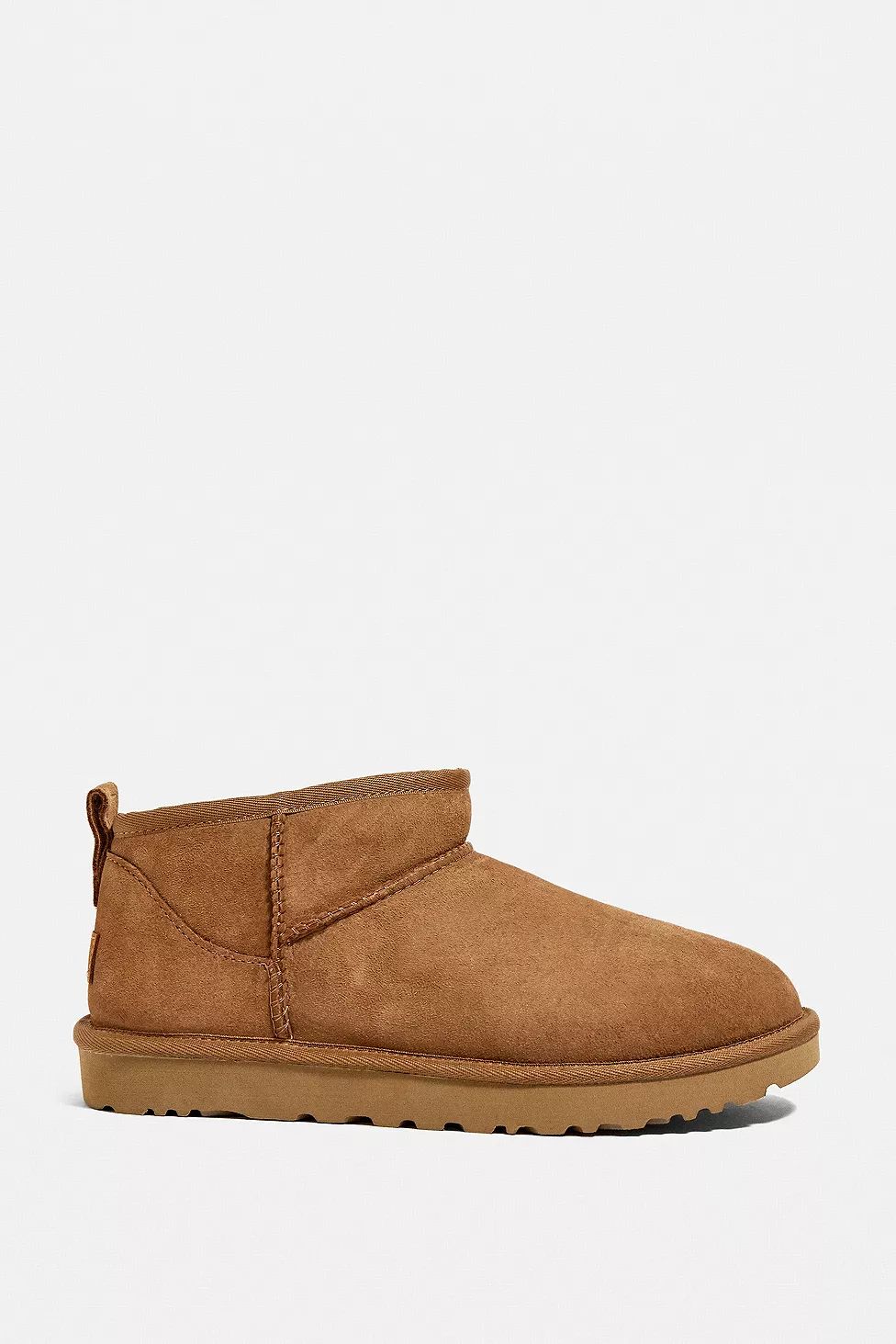 UGG Chestnut Classic Ultra-Mini Boots | Urban Outfitters (EU)