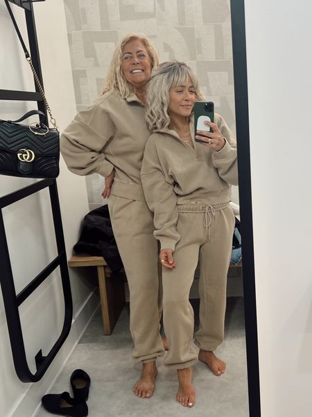 We’re in love with this sweats set from Abercrombie! Ashley is wearing an XS and Michelle is wearing a L. It comes in so many colors and different sweatshirt style options for the top!