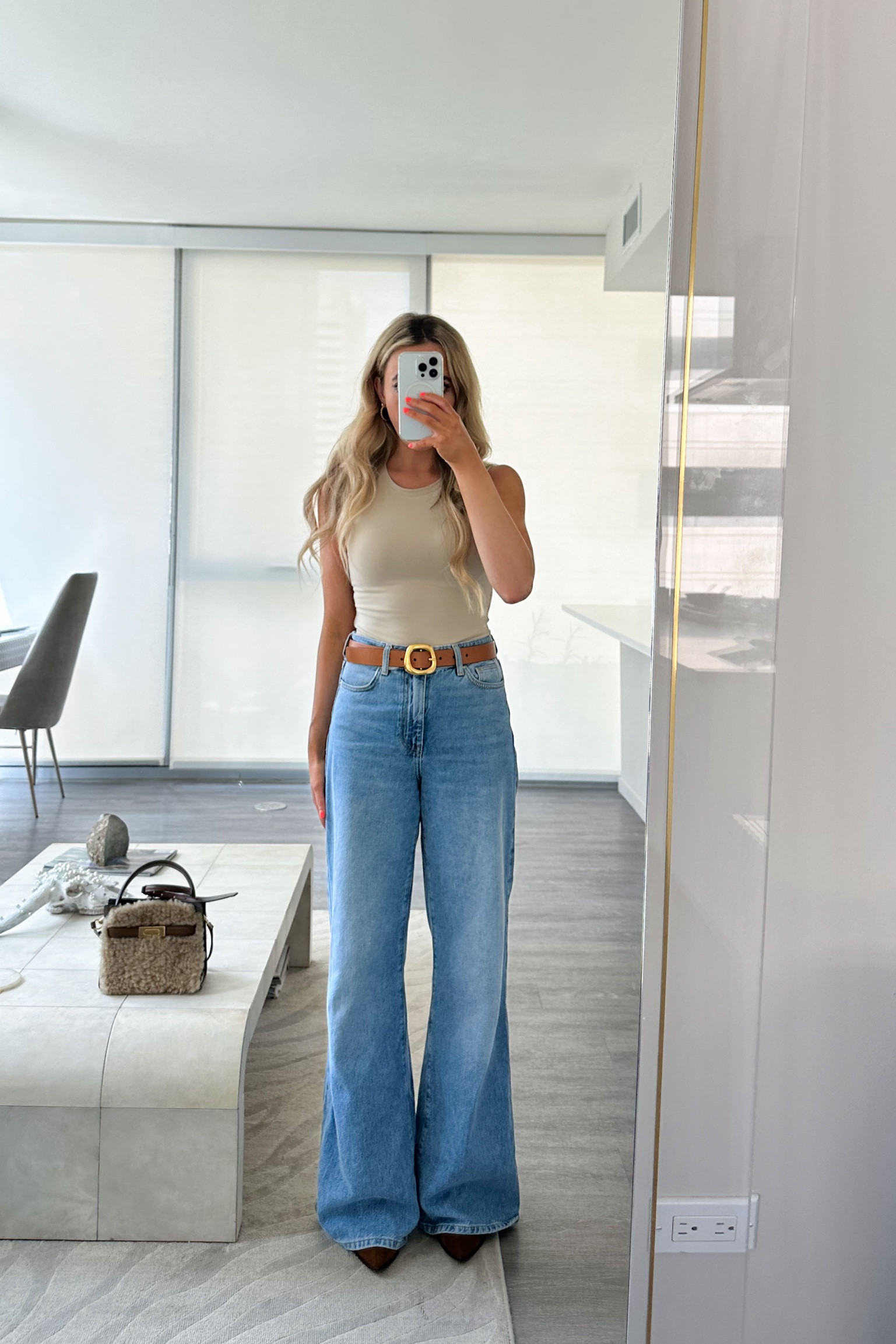 tonight’s look:  wore this outfit again for dinner tonight- 


wide leg jeans outfit, Madewell belt, bodysuit, Zara outfit, fall fashion, warm weather fall outfit, fall transitional outfit, #LTKxMadewell

#LTKShoeCrush #LTKSeasonal