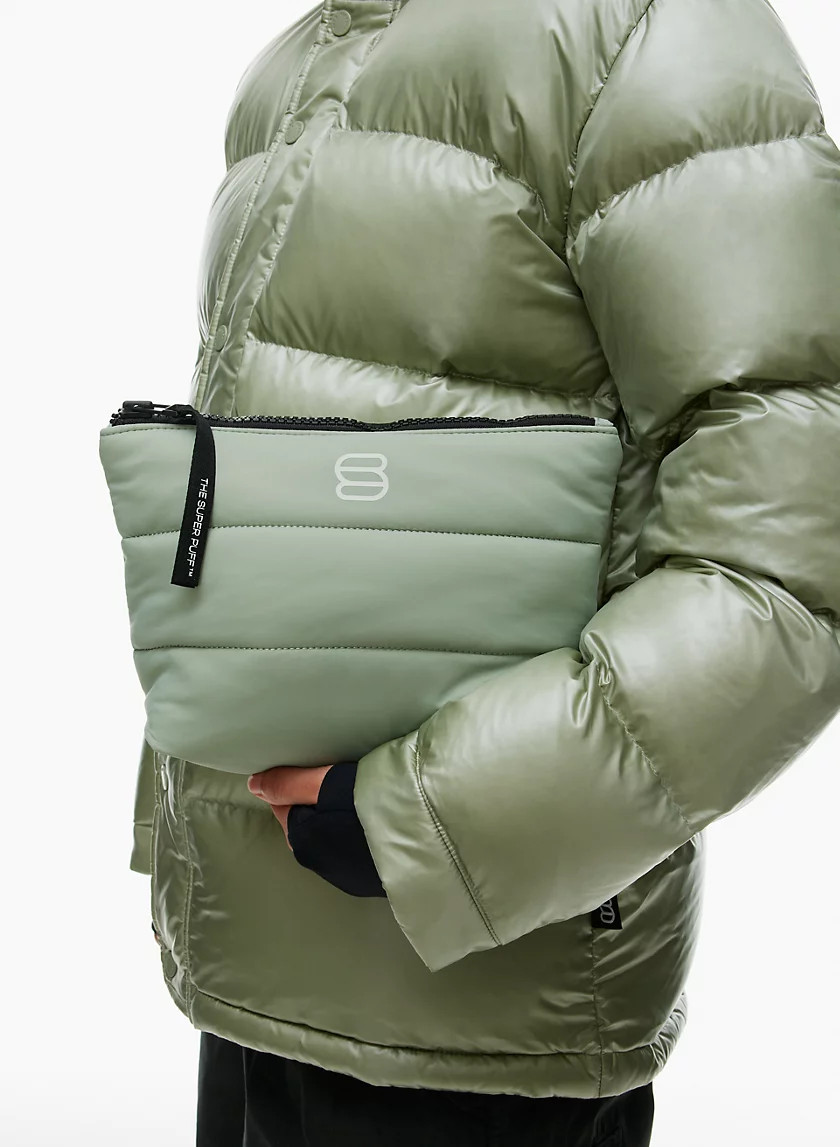 THE SUPER PUFF™ POUCH | Aritzia