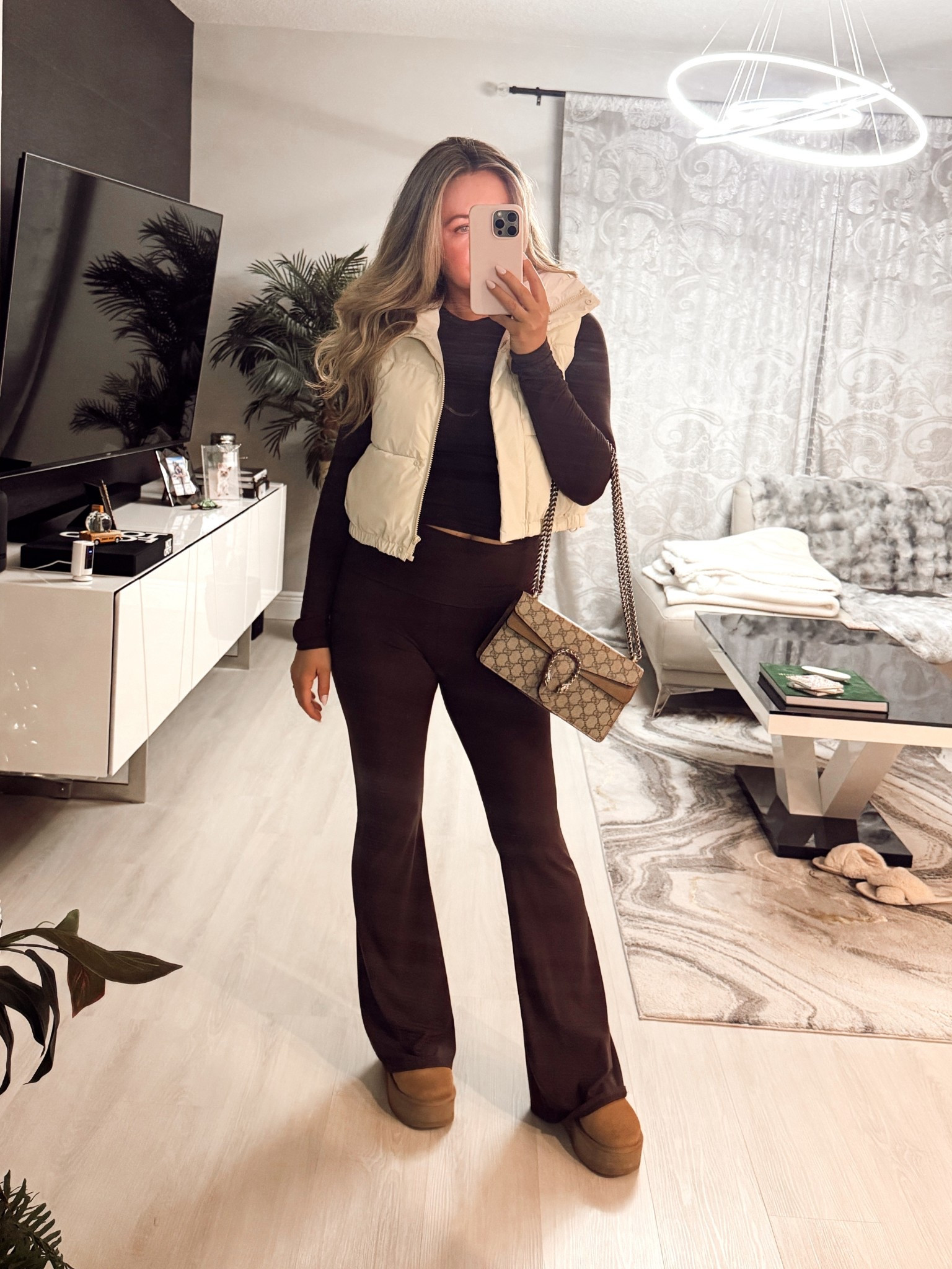 Comfy but stylish travel look 

#LTKTravel #LTKootd #LTKfitnessgoals