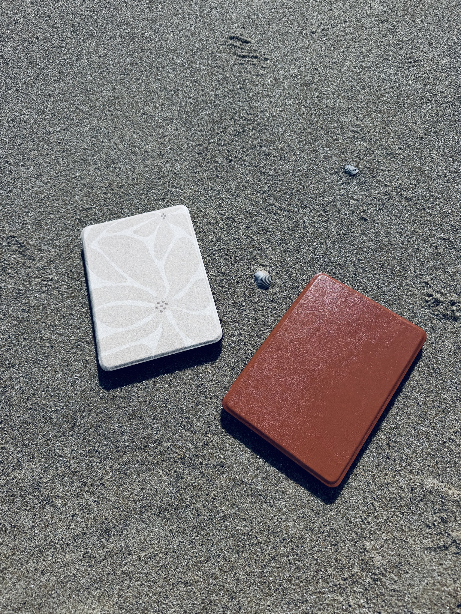 If you need a new kindle cover, these are both great! 

 

#LTKHome