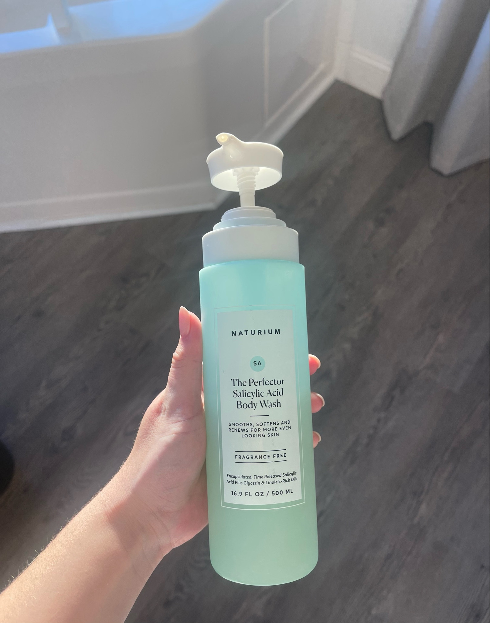 Acne prone/sensitive skin? Naturium Salicylic Acid Body Wash will be your best friend. I have used this for about a year now, it has been the only body wash I have found that has helped with back acne and prevent additional breakouts. 

Cheers to clean skin👏🏼✨

#LTKbeauty #LTKfitness #LTKstyletip