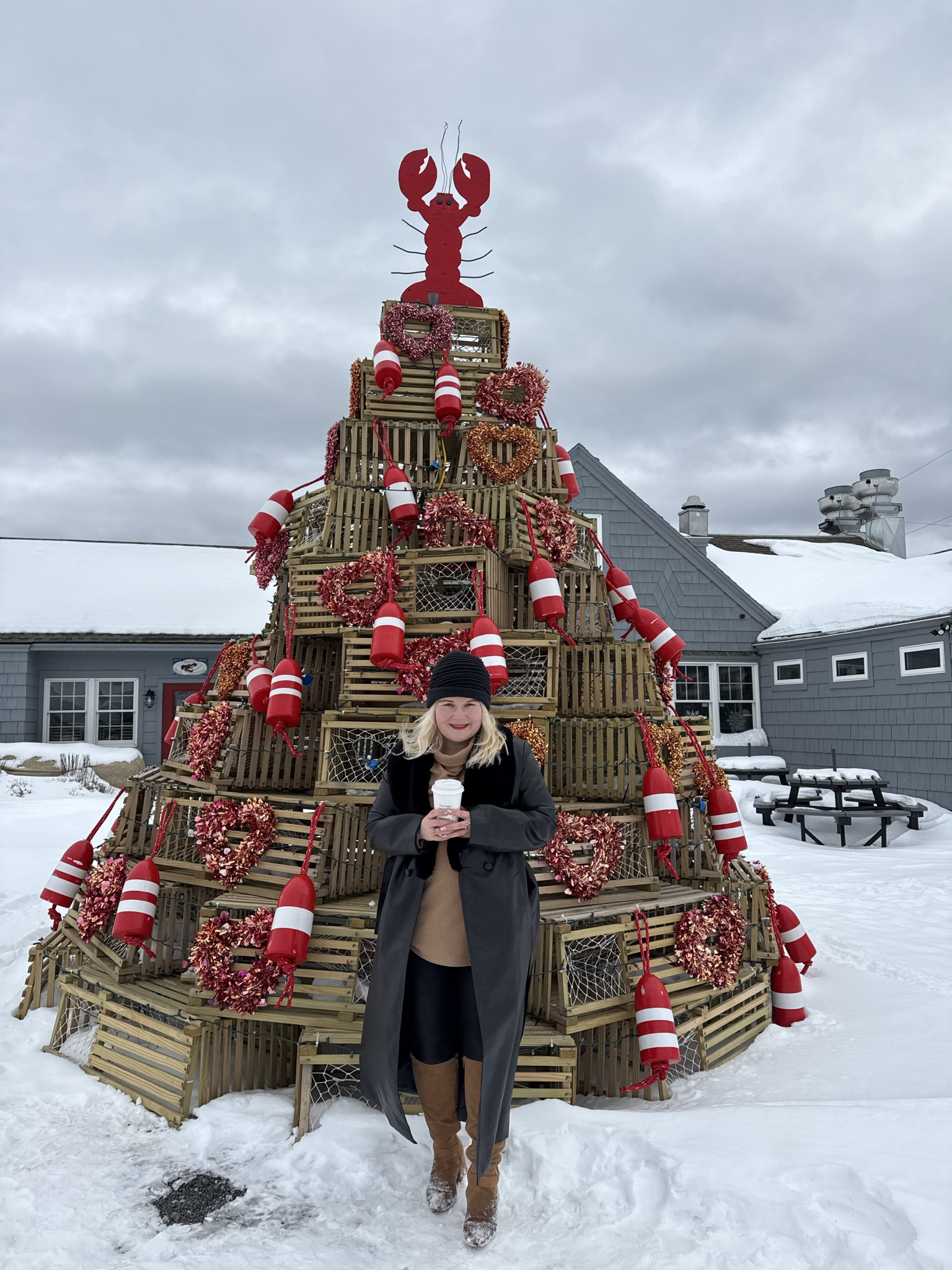 Happy valentine’s day! My saturday ootd, is perfect for exploring with a @Dudley Stephens fleece and @Spanx leggings. 

#LTKPetite #LTKActive #LTKValentine